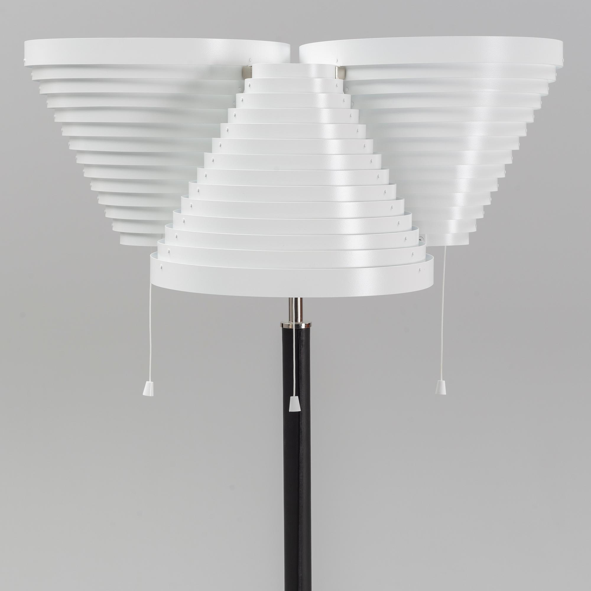 Alvar Aalto, golvlampa, modell A 809, Artek, formgiven 1959.