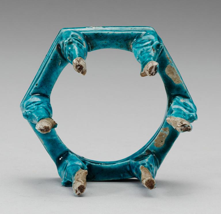 A turquoise qlazed octagonal biscuit stand, Qing dynasty, Kangxi (1662-1722).