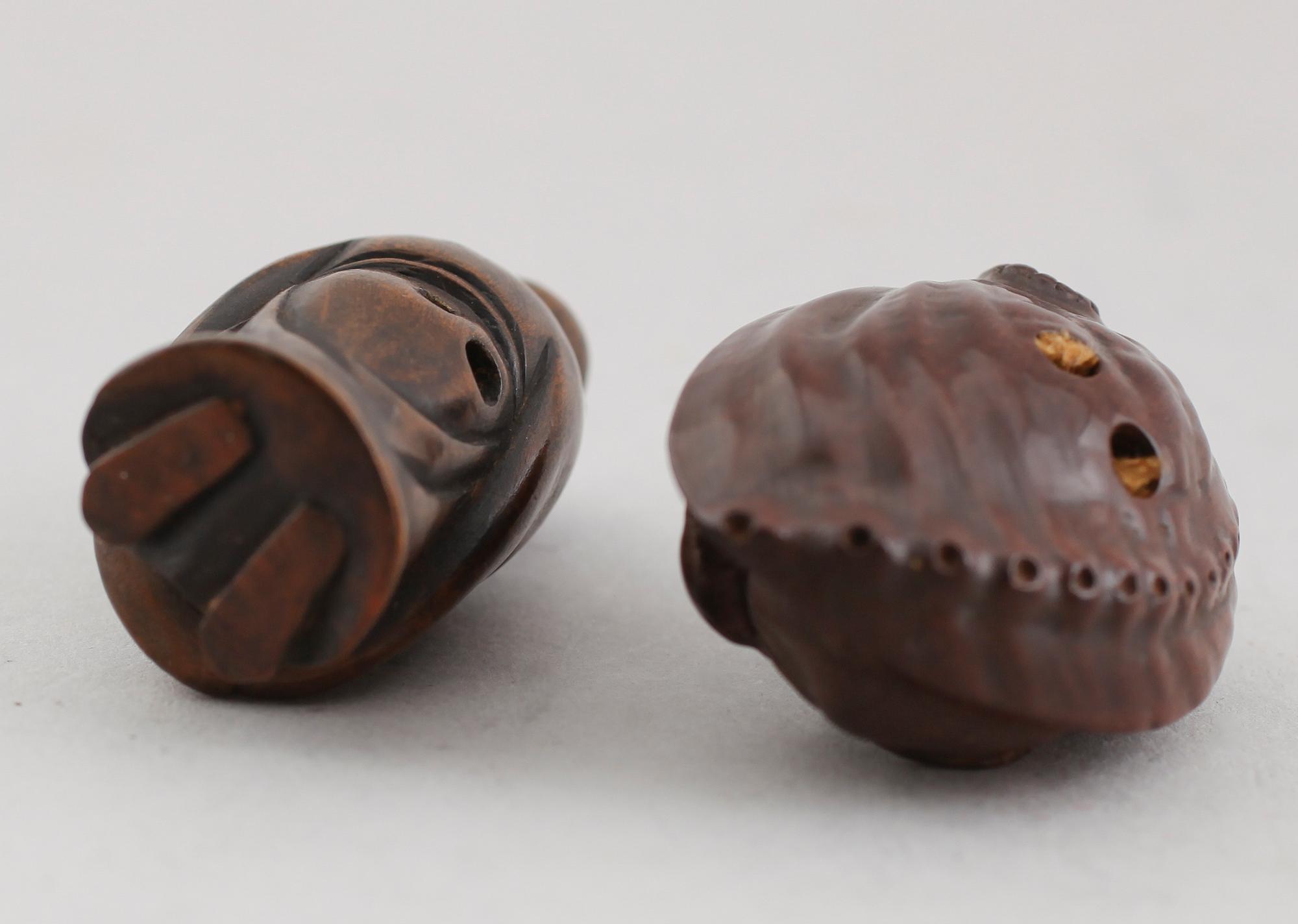 NETSUKE, 2 st, trä, Japan, sent 1800-tal.