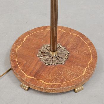 GOLVLAMPA, 1900-talets mitt.
