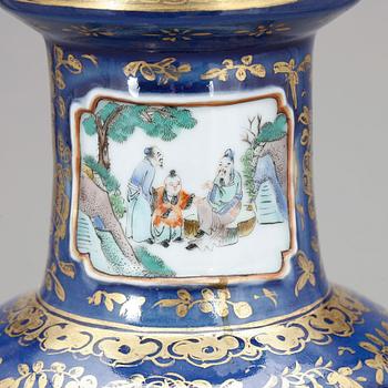 VAS, porslin, Kina, troligen 1800-talets slut.