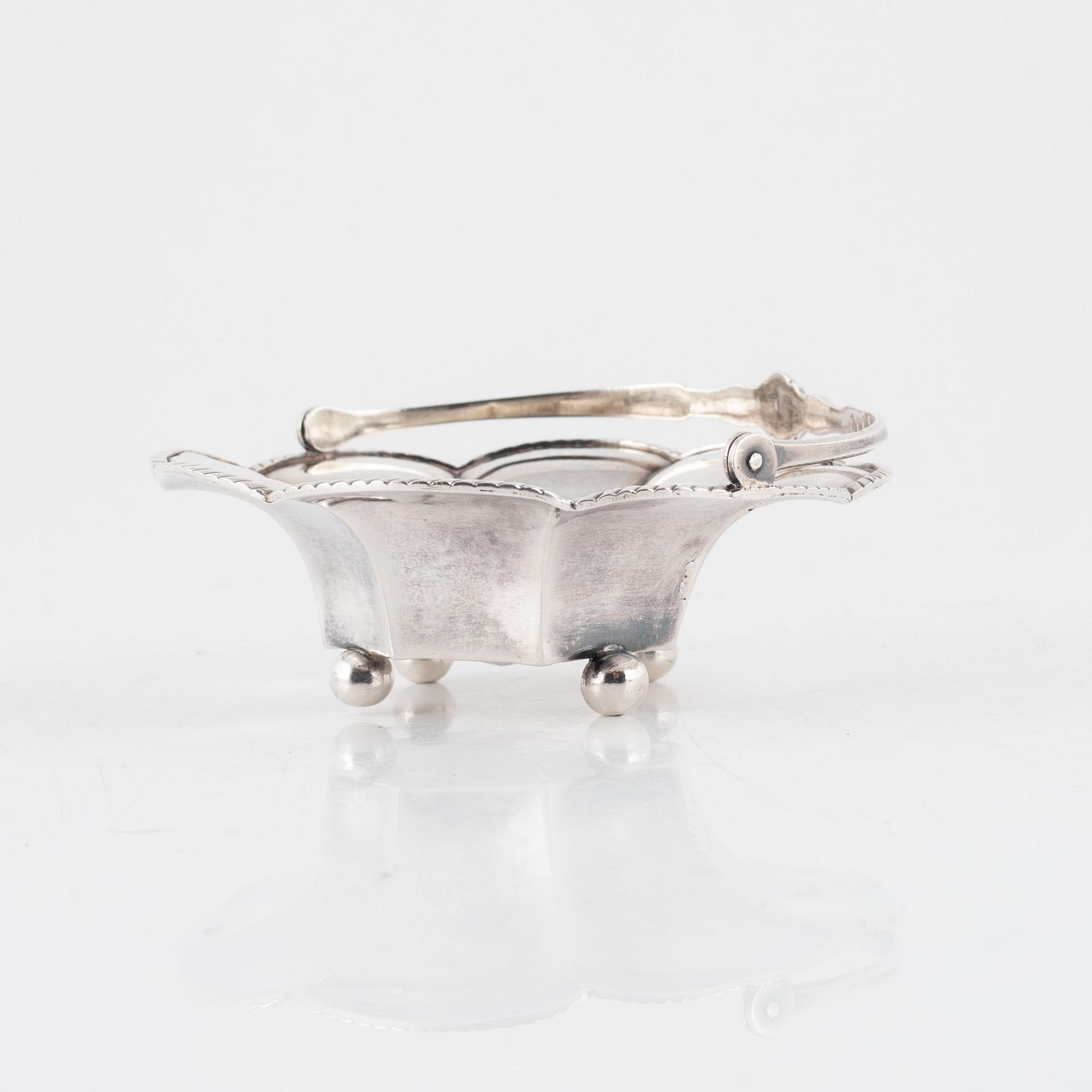 Skål med grepe, silver, Smolensk 1865, oidentifierad mästare.