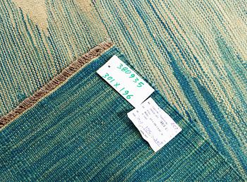 A Kilim carpet, c. 301 x 196 cm.