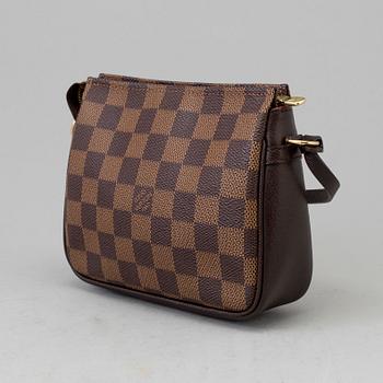 POCHETTE, LOUIS VUITTON.