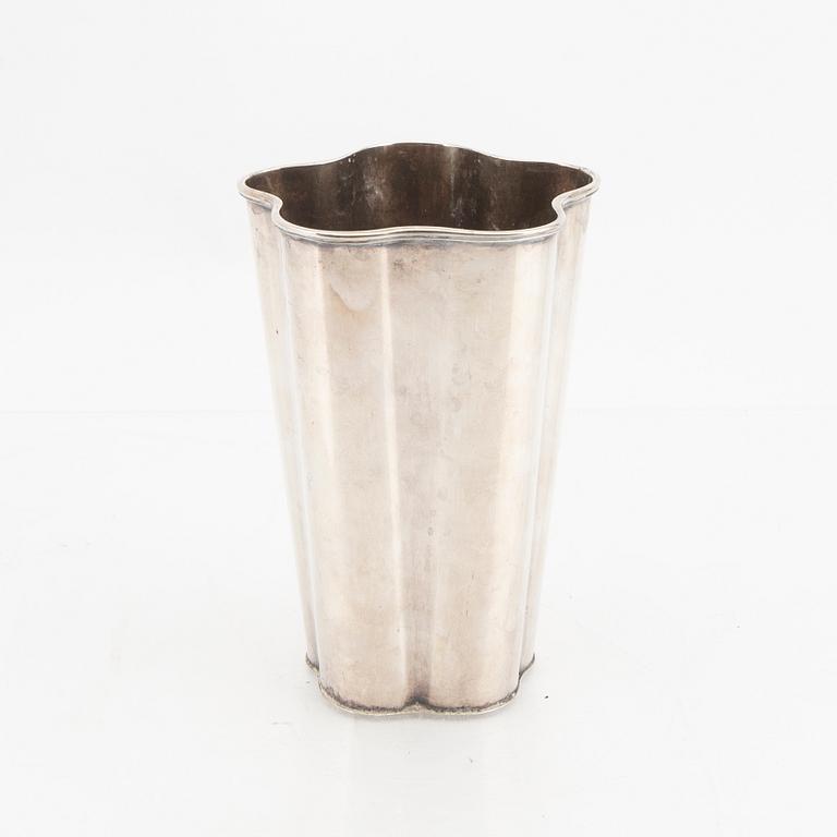 Vera Ferngren, vas sterling silver CG Hallberg Stockholm 1960.