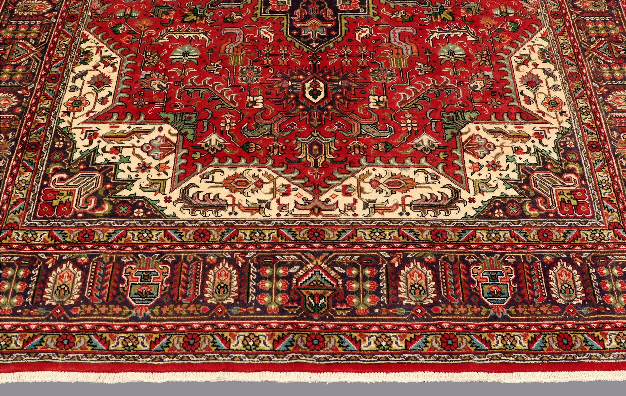 MATTA, Täbriz, ca 300 x 202 cm.