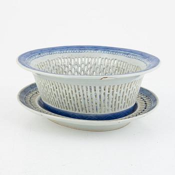 A Blue and White Bowl with Stand, China, Qing Dynasty, Jiaqing (1796-1820).