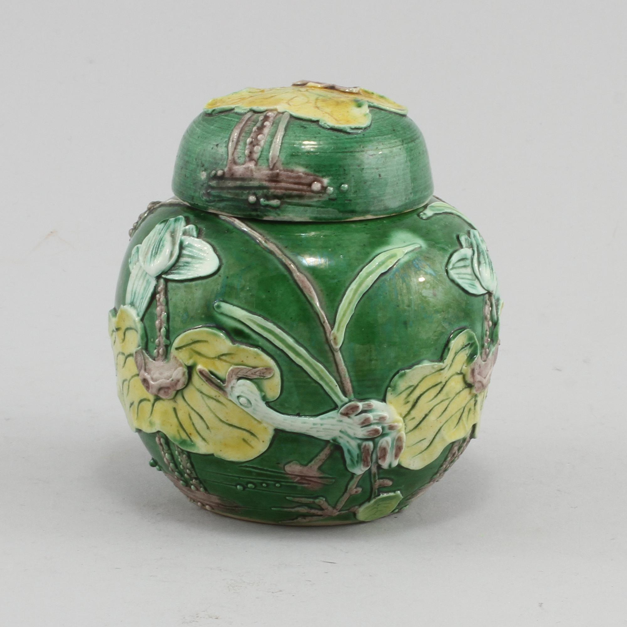 LOCKURNA, porslin, Kina, 1900-talets första hälft.