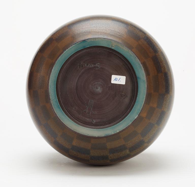 A Berndt Friberg stoneware vase, Gustavsberg 1960.