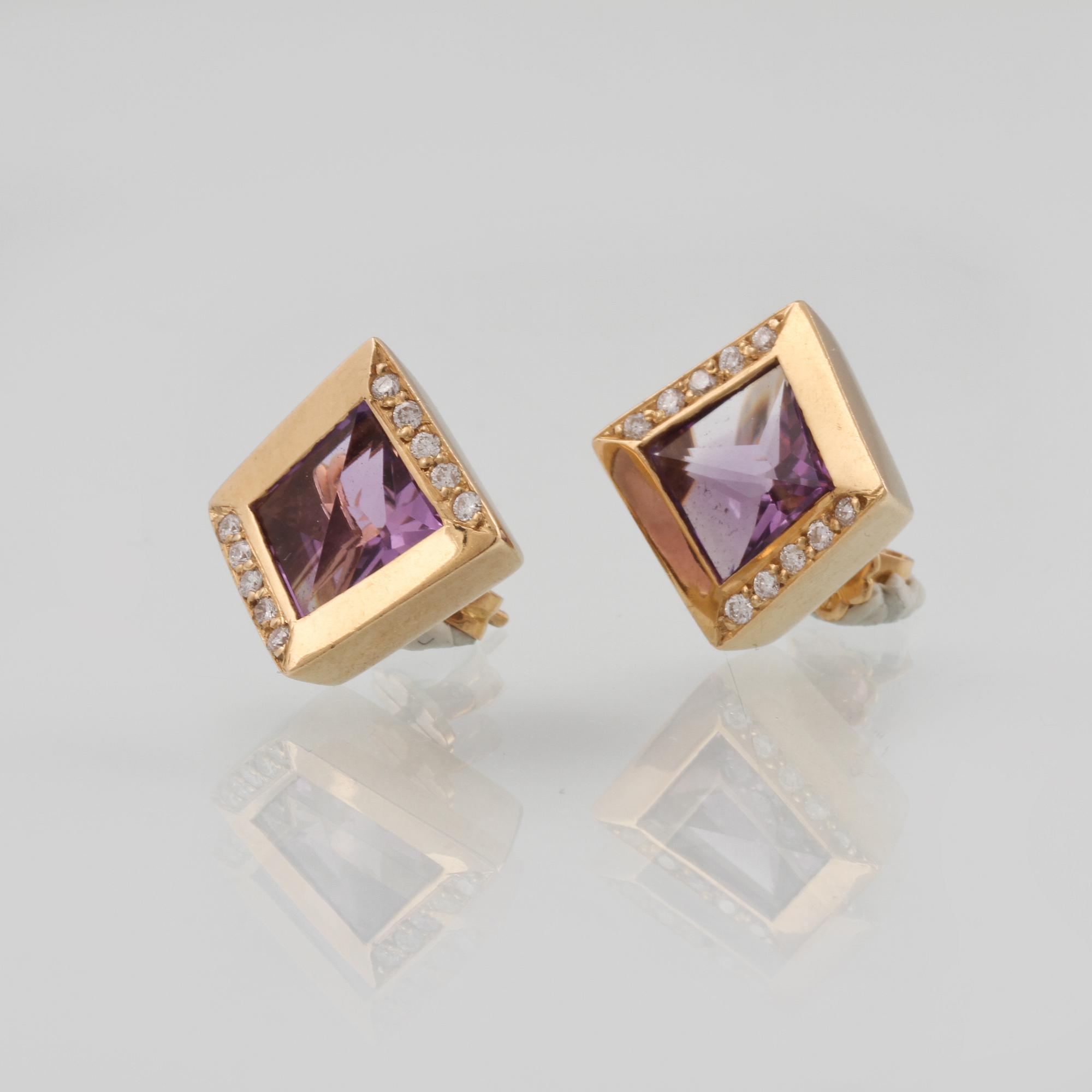 ÖRHÄNGEN, 18K guld med fasettslipade ametister samt briljantslipade diamanter. Vikt 9,1 gram.