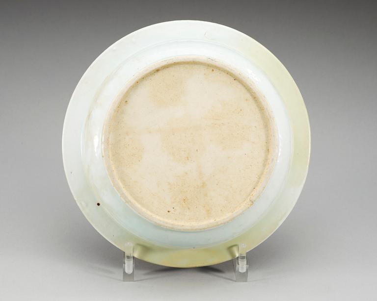A blue and white Ming-style basin, Qing dynasty, 18th Century.