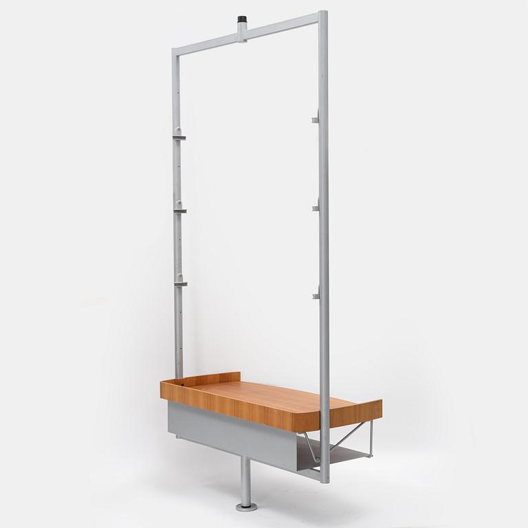 An "Ubiqua"  Porada shelf system. Design T. Colzani. 2000's.