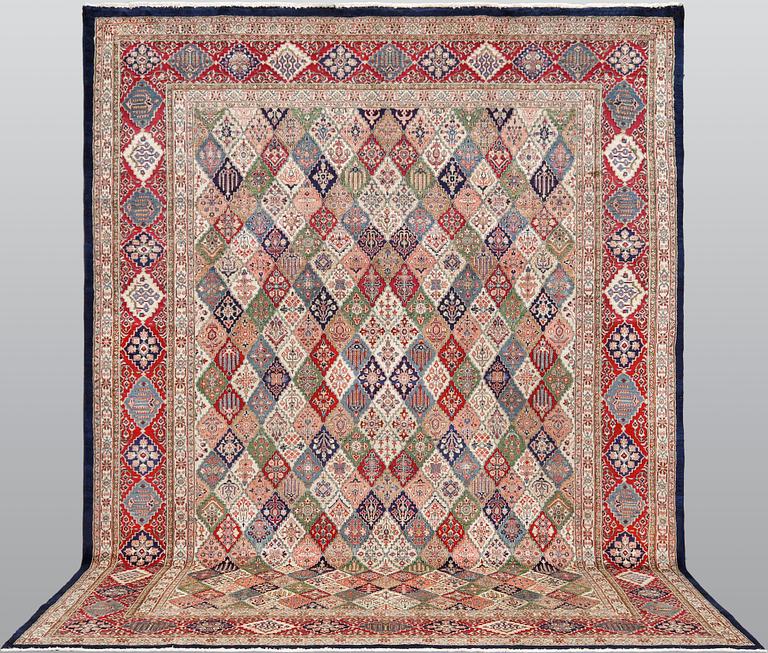 Carpet, Saruk, 363 x 268 cm.