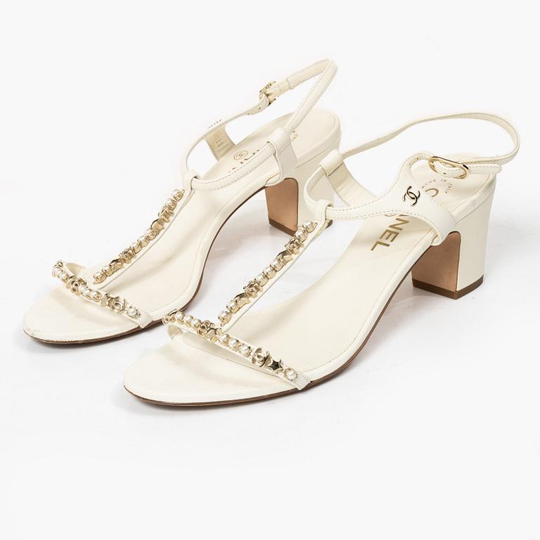 Chanel, sandals, size 39.