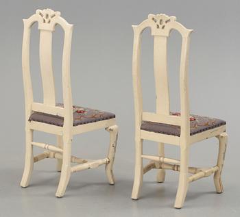 STOLAR, ett par, senbarock, 1700-tal.