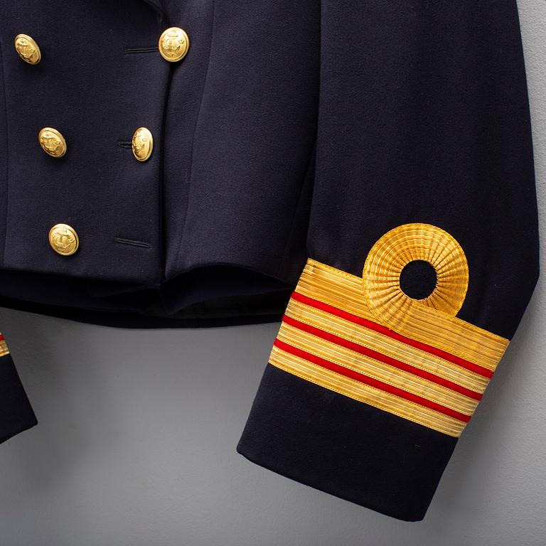 UNIFORM. Mässdräkt för marinen, Kommendör (marinöverläkare), Georg Sörman, 1990-tal. Sverige.