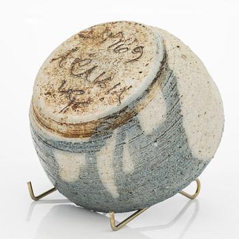 Raija Tuumi, malja, kivitavaraa, signeerattu RT ARABIA 1969.