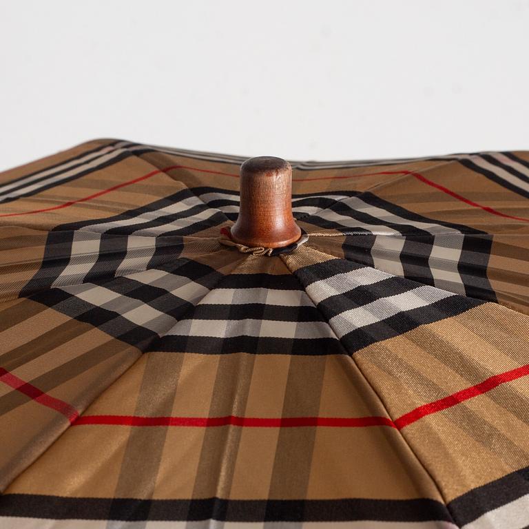 Burberry, paraply.