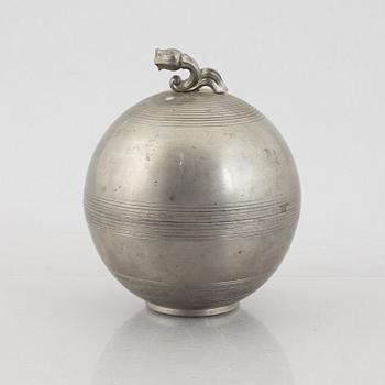 Sylvia Stave, a lidded bowl model "5347", C.G. Hallberg, Stockholm, 1932.