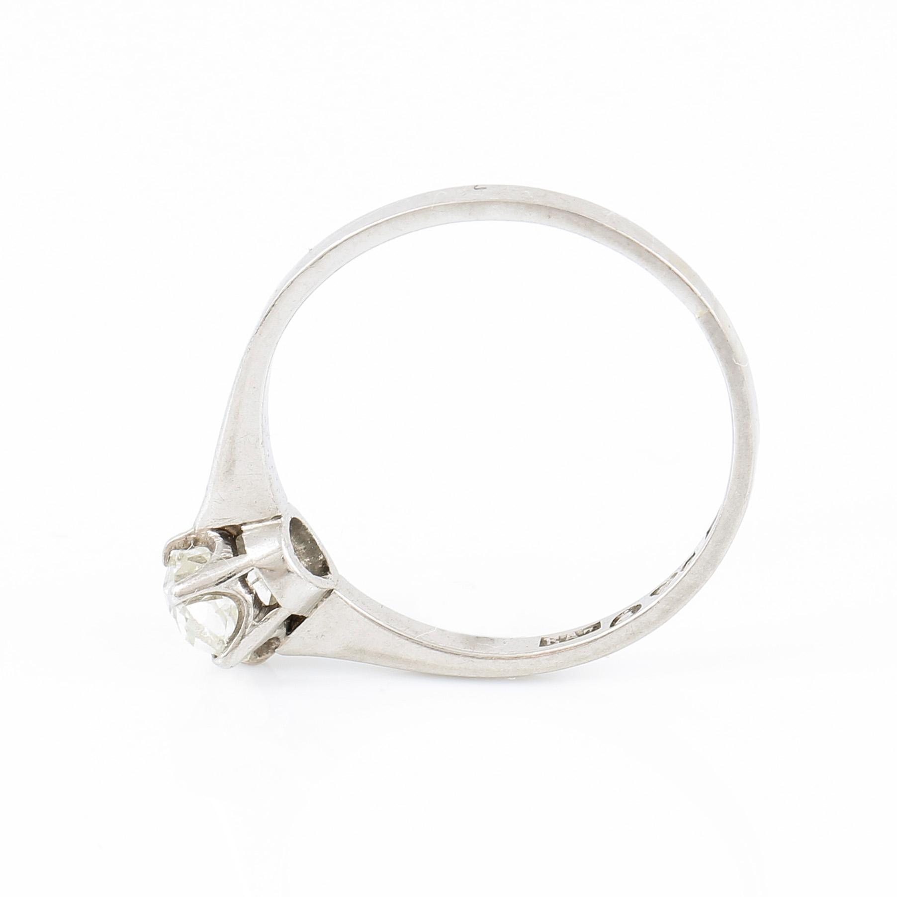 ENSTENSRING, platina, gammalslipad diamant, ca 0,40 ct, Stockholm 1945. Vikt ca 2 gram.