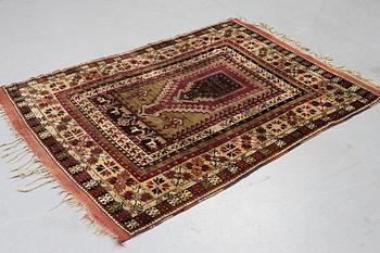 Matta, antik Avanos, ca 180 x 136 cm (samt 5 resp. 6 cm slätväv på vardera kortsida).
