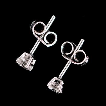 ÖRHÄNGEN, 1 par, 18 k, med briljanter tot 0.46 ct. TW.