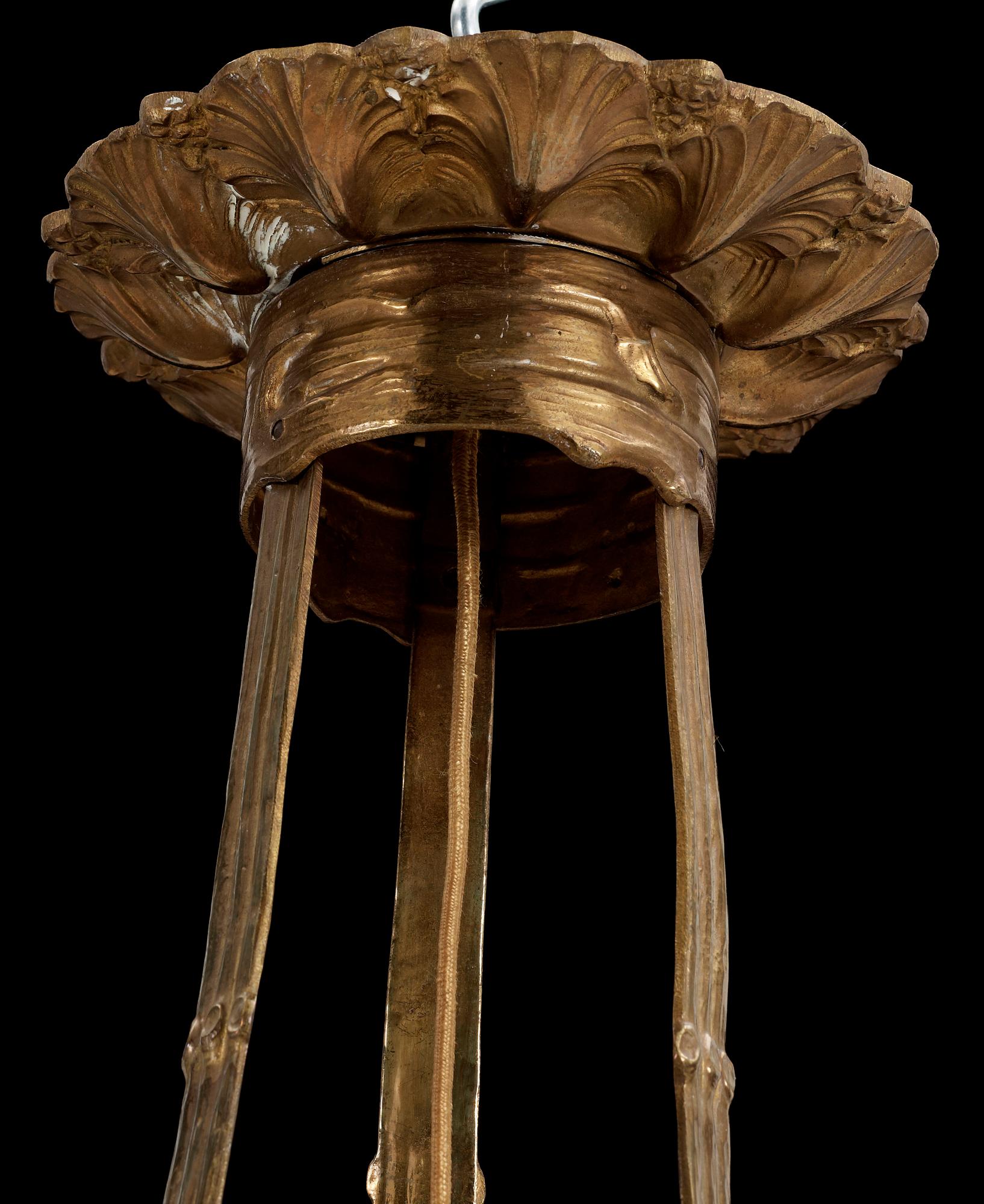 TAKLAMPA, möjligen Alice Nordin för Böhlmarks Lampfabrik, tidigt 1900-tal. H 70.