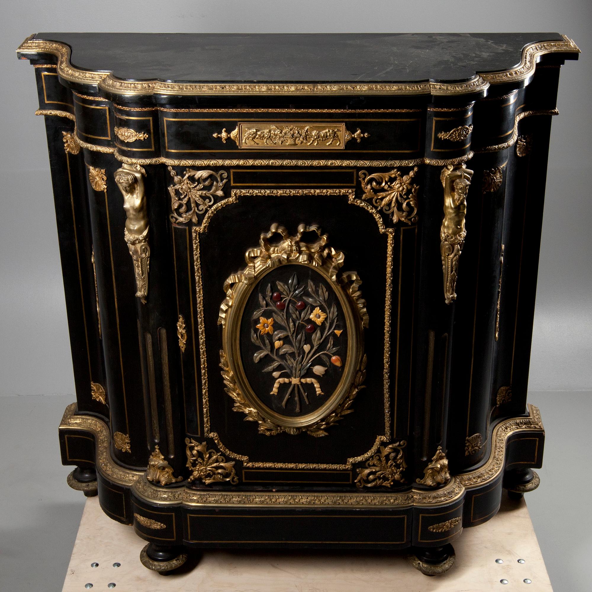 SKÅP, Louis XVI-stil, Mellaneuropa, 1800-talets senare hälft.