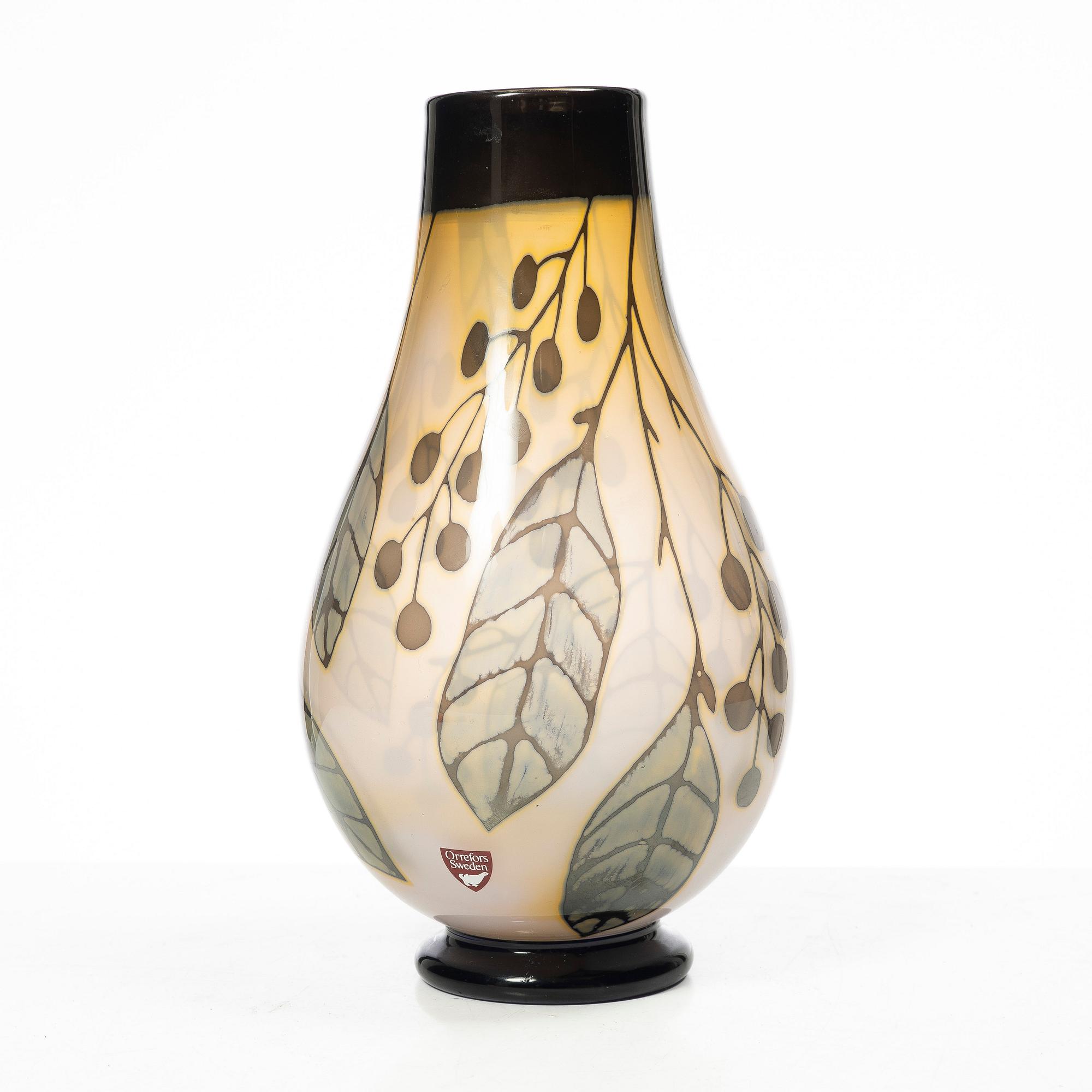 Eva Englund, vase, graal, Orrefors, 1987.