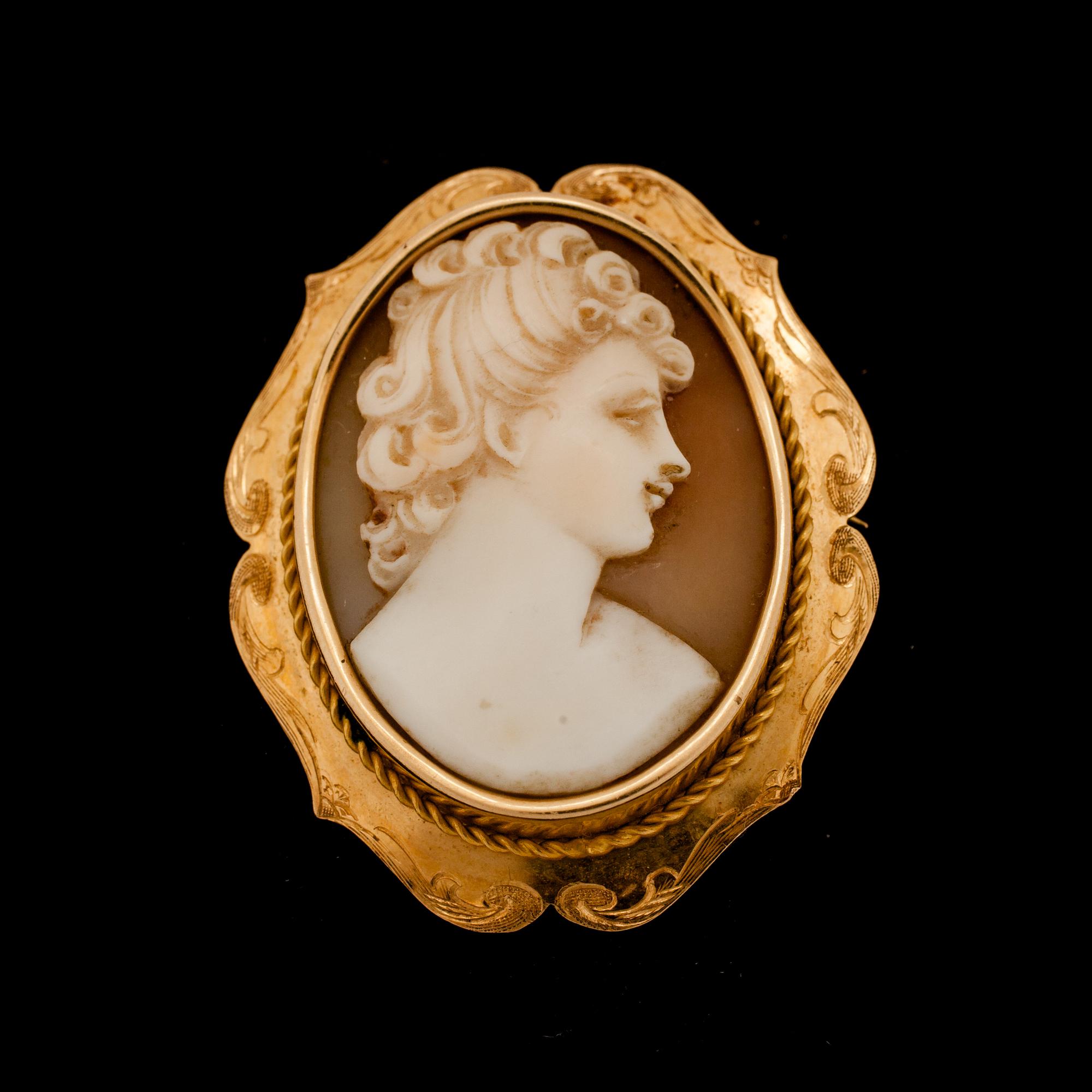 HÄNGE/BROSCH, 18K guld. Göteborg 1947. Vikt ca 10 gram.
