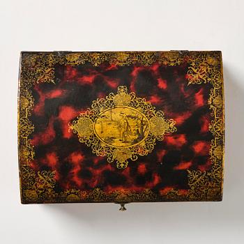 A late baroque faux-tortoise wig box, 18th century.