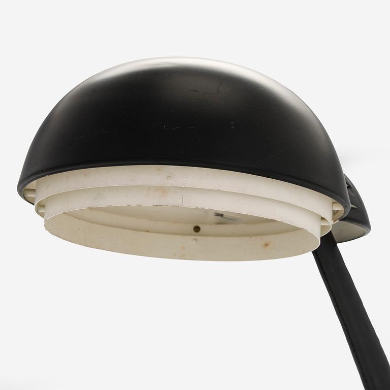 Alvar Aalto, a 'A704' table lamp for Valaistustyö.