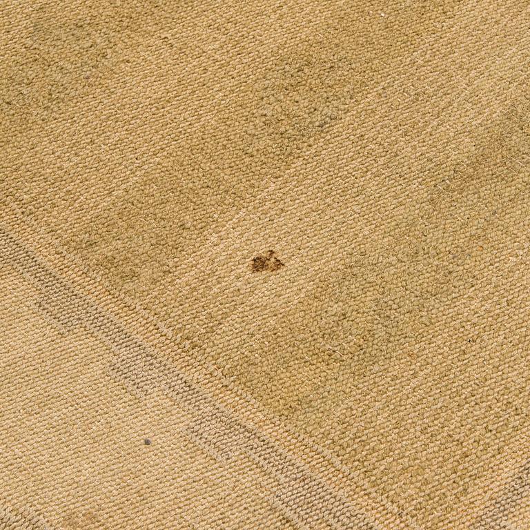 A 1930s Finnish functionalist syle flat weave carpet. Circa 332 x 600 cm.