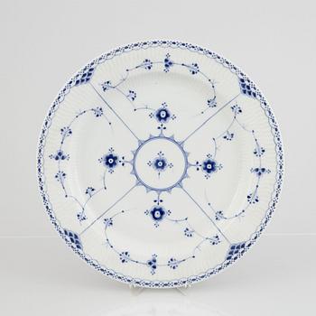 Fat, porslin, Royal Copenhagen, "Musselmalet halvblond", modellnummer 539, 1893-1900.