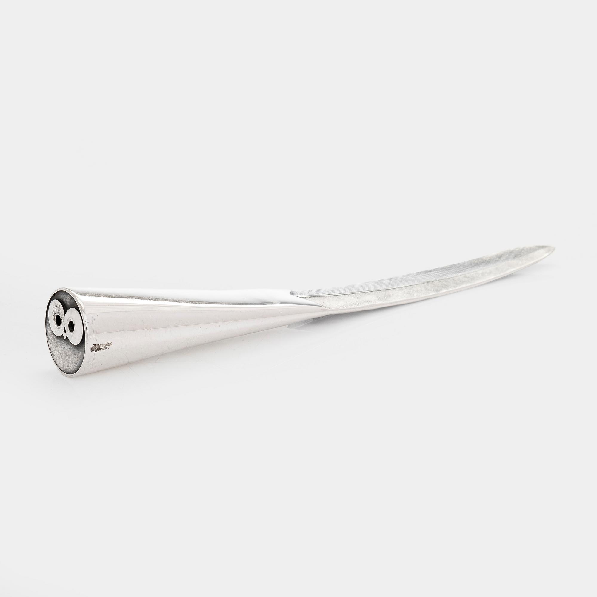 Dekorationsföremål/brevkniv i form av fjäder, sterlingsilver, Lapponia 1984.