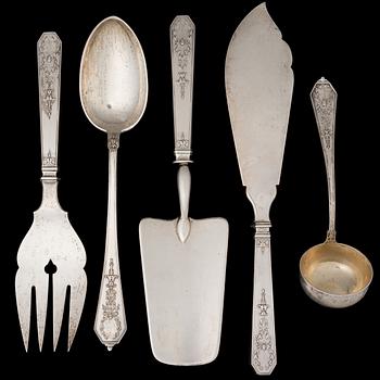 SERVING CUTTLERY 5 PIECES, silver, Fabergé, Moscow early 20th century, total weight 778 g.