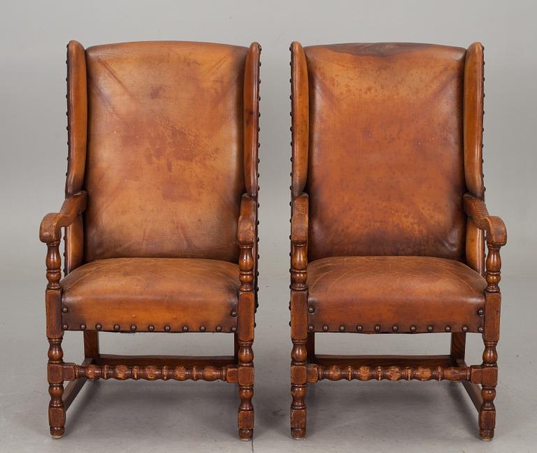 KARMSTOLAR, ett par, barockstil, 1900-talets första hälft.