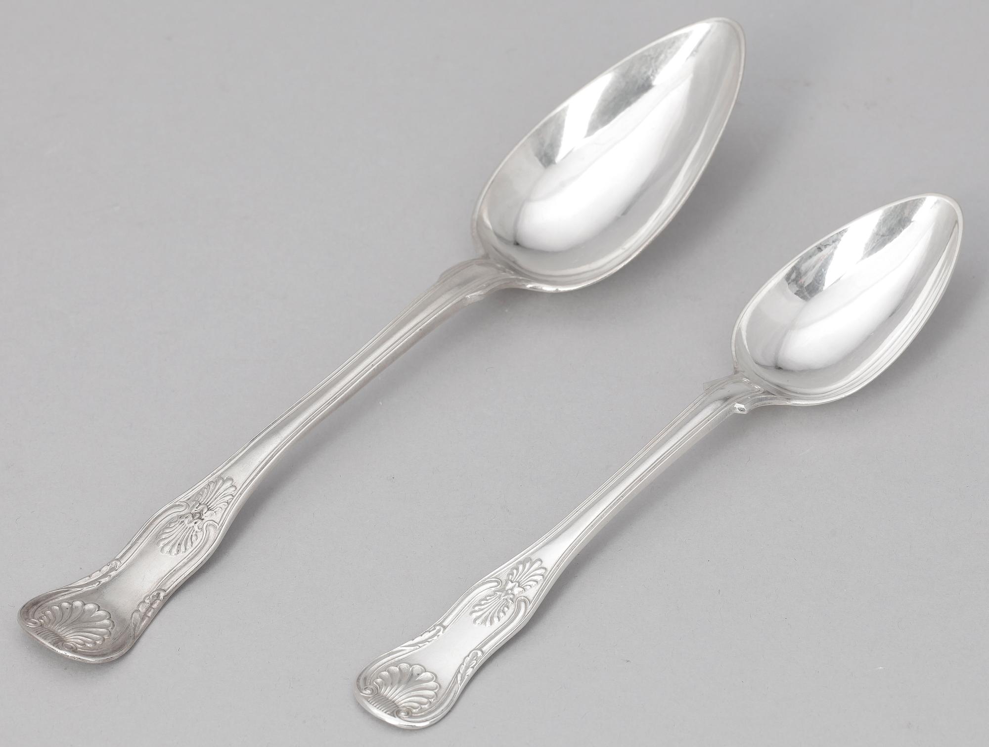 MATSKEDAR 6 st SAMT 6 st DESSERTSKEDAR, silver, "Engelsk snäck", flertal olika smeder varav bla Möllenborg. 1800-tal. Totalvikt ca 600 gram.