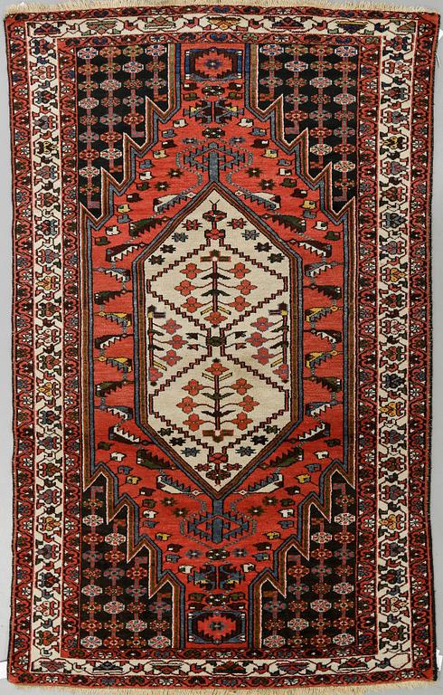 MATTA, Hamadan. Ca 200x125 cm.