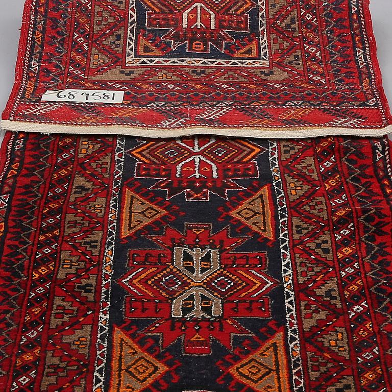 MATTA, orient. Ca 280 x 86 cm.
