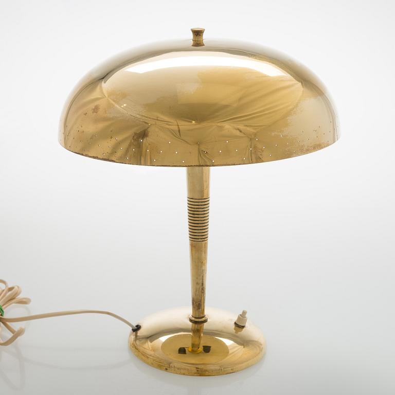 Pöytävalaisin Itsu 1900-luvun puloväli.