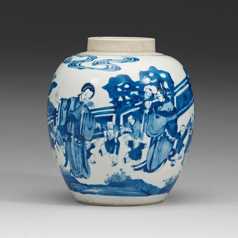 A blue and white jar, Qing dynasty, Kangxi (1662-1722).