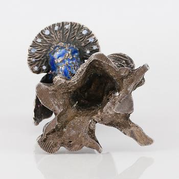 FIGUR, silver, emalj, rubiner och safirer, 1900-talets första hälft. Vikt ca 33 gram.