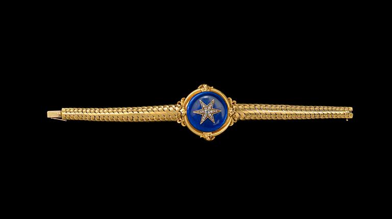 ARMBAND, gammal- och rosenslipade diamanter ca 0.40 ct, emalj. England sent 1800-tal. Vikt 40 g.