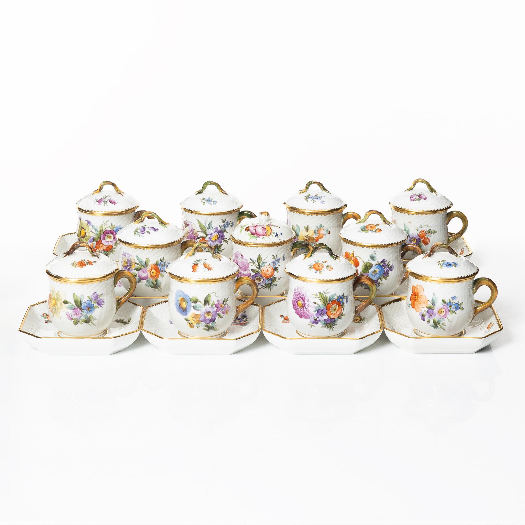 Royal Copenhagen, cremekoppar med lock och fat, 11 st, "Sachsisk Blomst", Danmark, 1951-65.