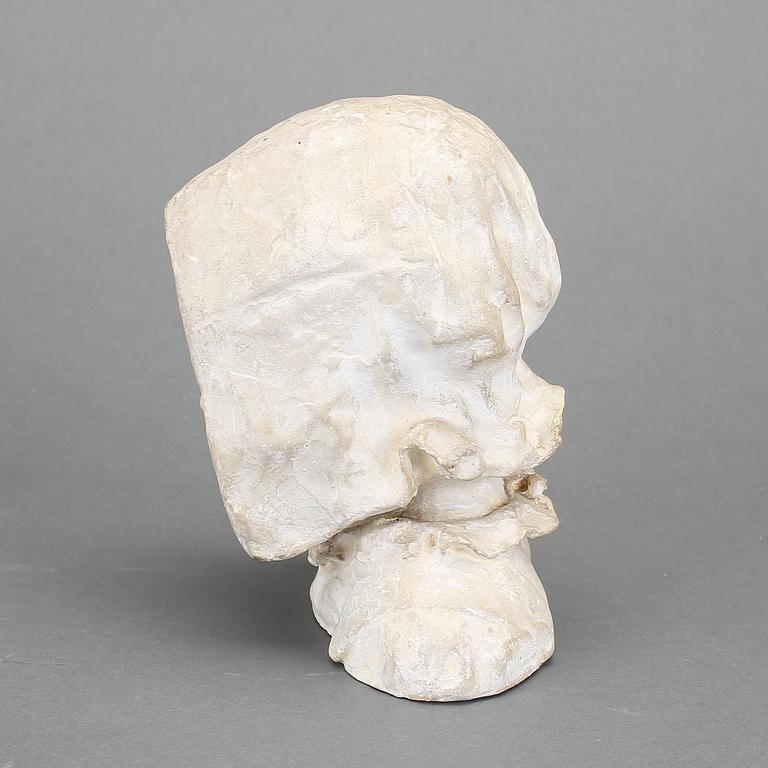 RUTH MILLES. Skulptur, gips, signerad.