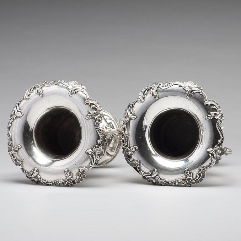 Carl Johann Tegelsten, champagnekylare, ett par, silver, S:t Petersburg 1842. Nyrokoko.