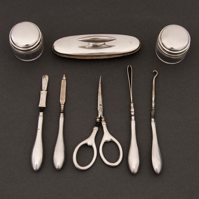 TOILETTSET, silver, 8 delar, Svenska stämplar.