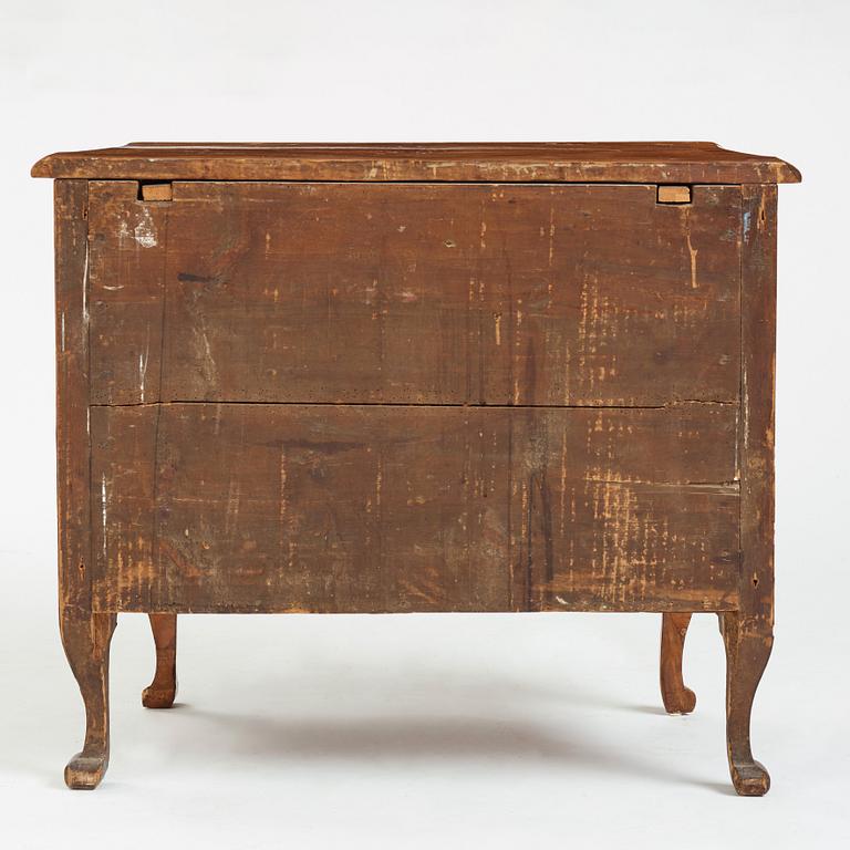 A Swedish late Baroque commode by Johan Hugo Fürloh (master in Stockholm 1724-1745).