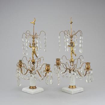 BORDSLYSTRAR, ett par, gustaviansk stil, 1900-talets första hälft.